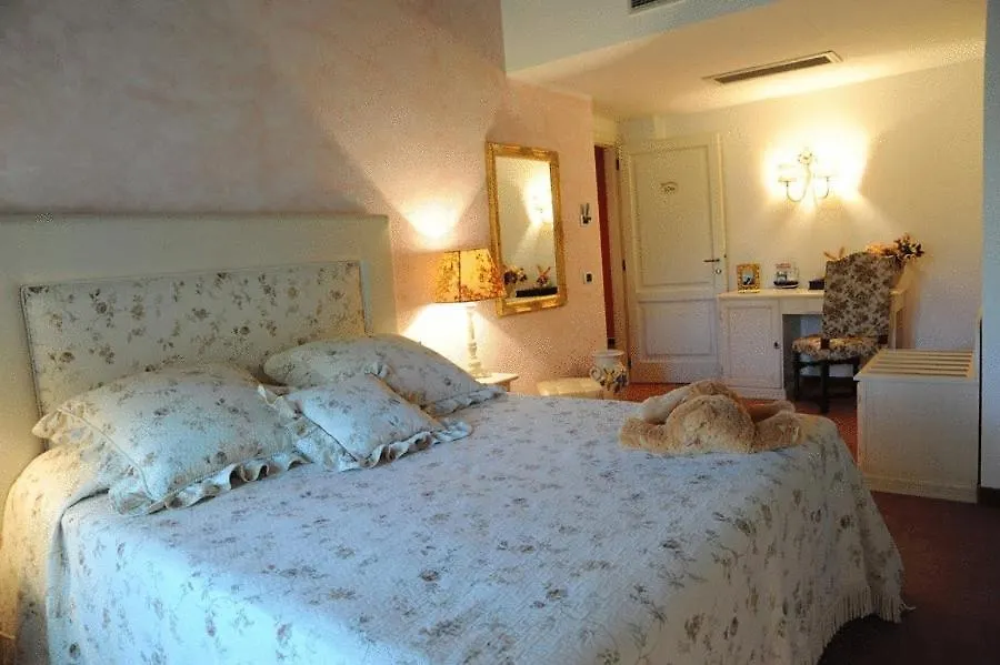 Villa Baroni Lomnago Szálloda